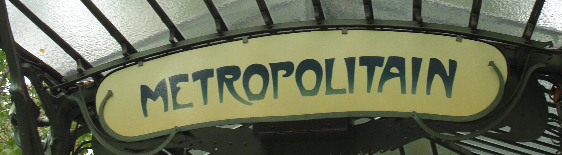 Entrance to the underground in Paris